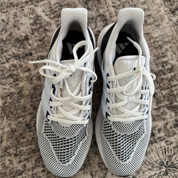 Brand new adidas Ultraboost sneakers size M7/W8.5 - Picture 4 of 6